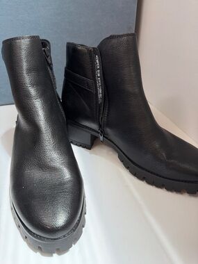 Bear Trap Black Chunky Lug Ankle Boots size 9.5